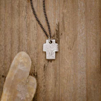Endure Cross Necklace [Sterling Silver]