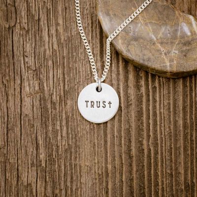 Trust Disc Pendant Necklace [Sterling Silver]