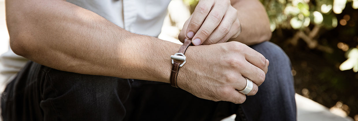 A Gentlemans Guide on How to Wear a Bracelet with a Watch
